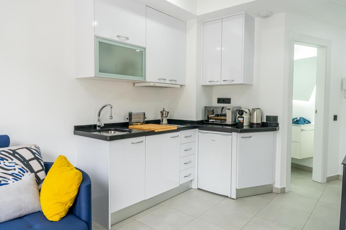 Modern Wave Escape Apartment With Private Parking And Rooftop Pool By Namaste Elite Torremolinos Kültér fotó